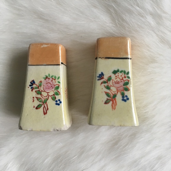 Salt & peter shaker hand painted flower lusterware - Picture 2 of 8